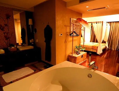 嘉兴养生会所的黄昏恋：当爱情遇上八十岁